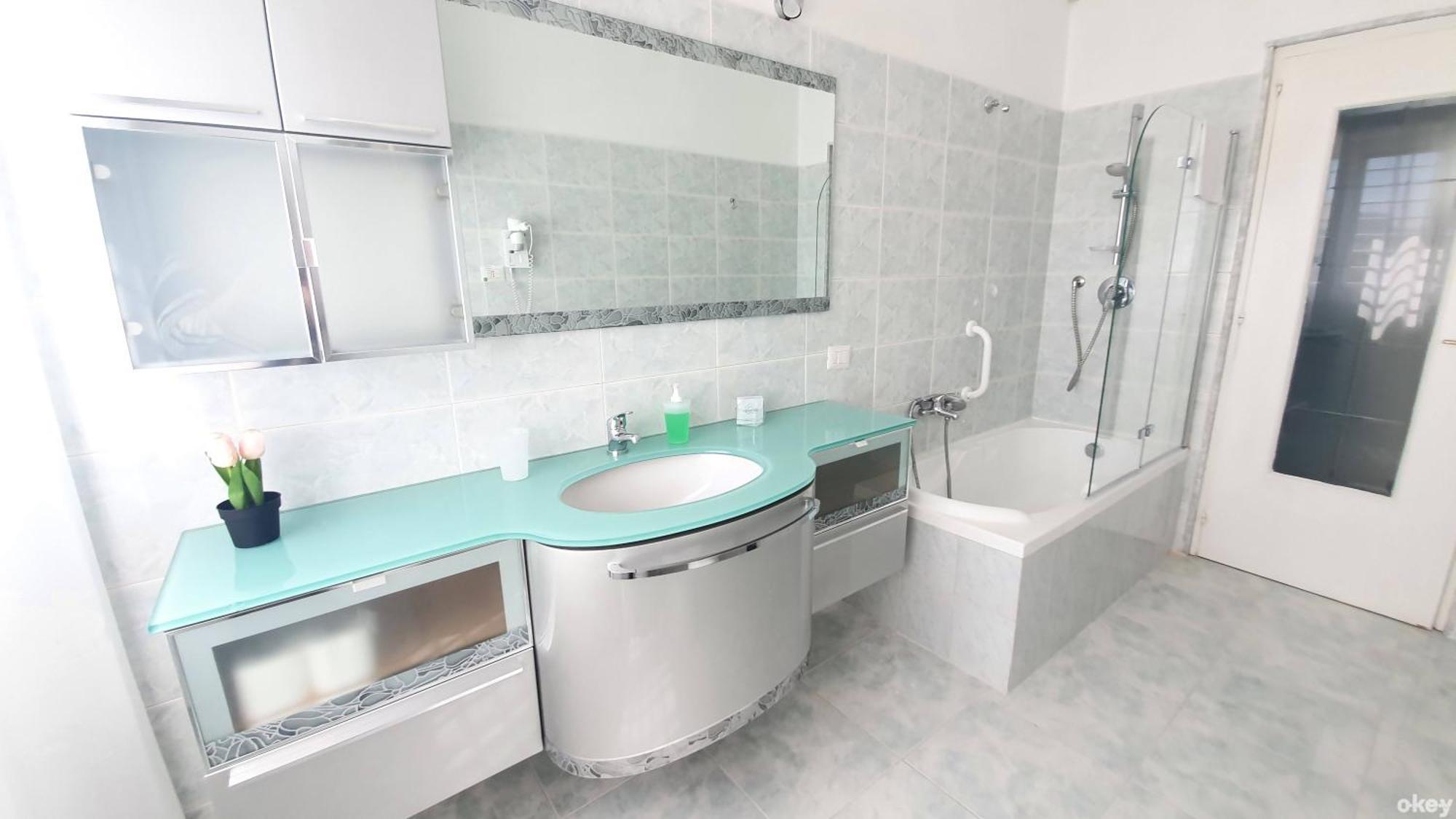 Limited Edition Guesthouse باري المظهر الخارجي الصورة