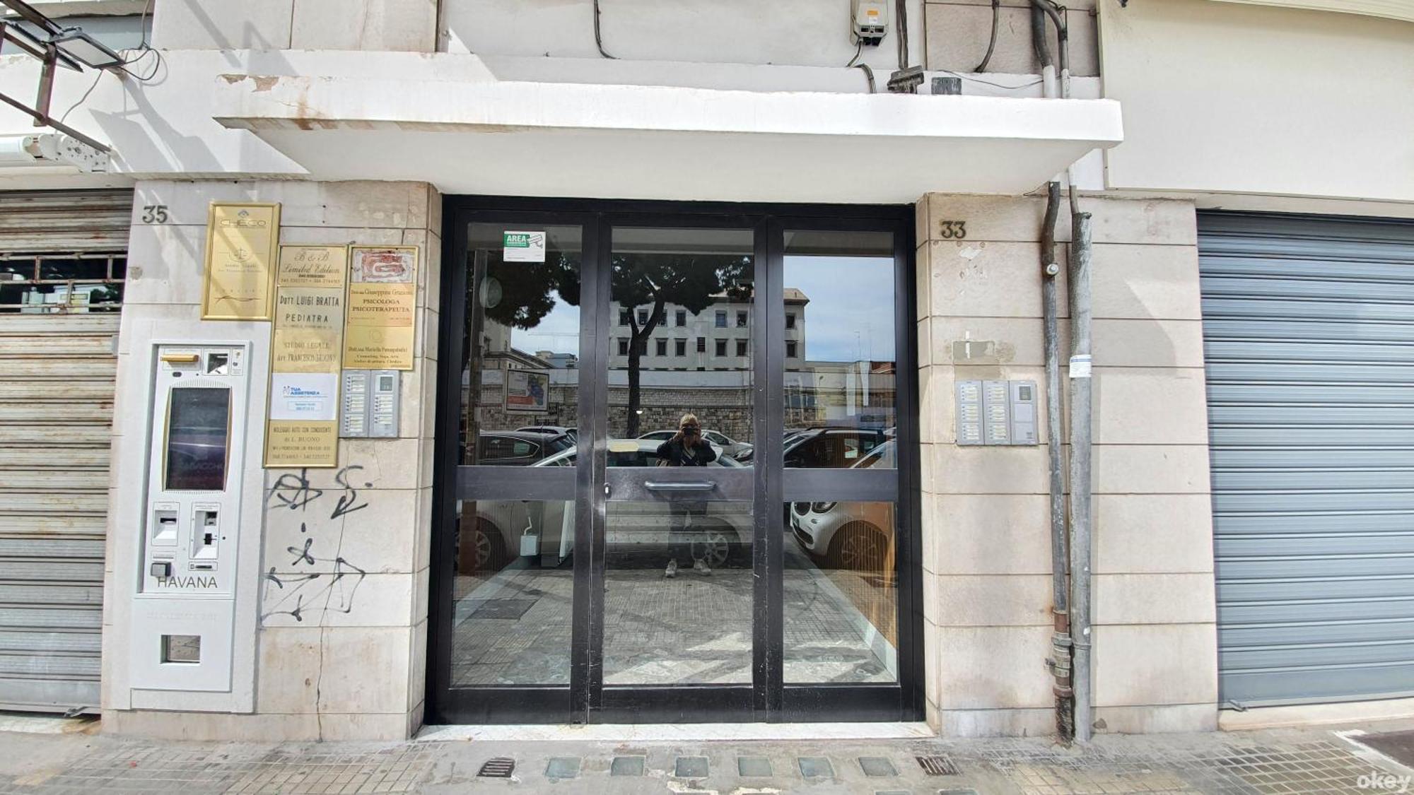 Limited Edition Guesthouse باري المظهر الخارجي الصورة